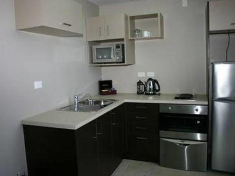 Quest On Ward Serviced Apartments Гамільтон Номер фото
