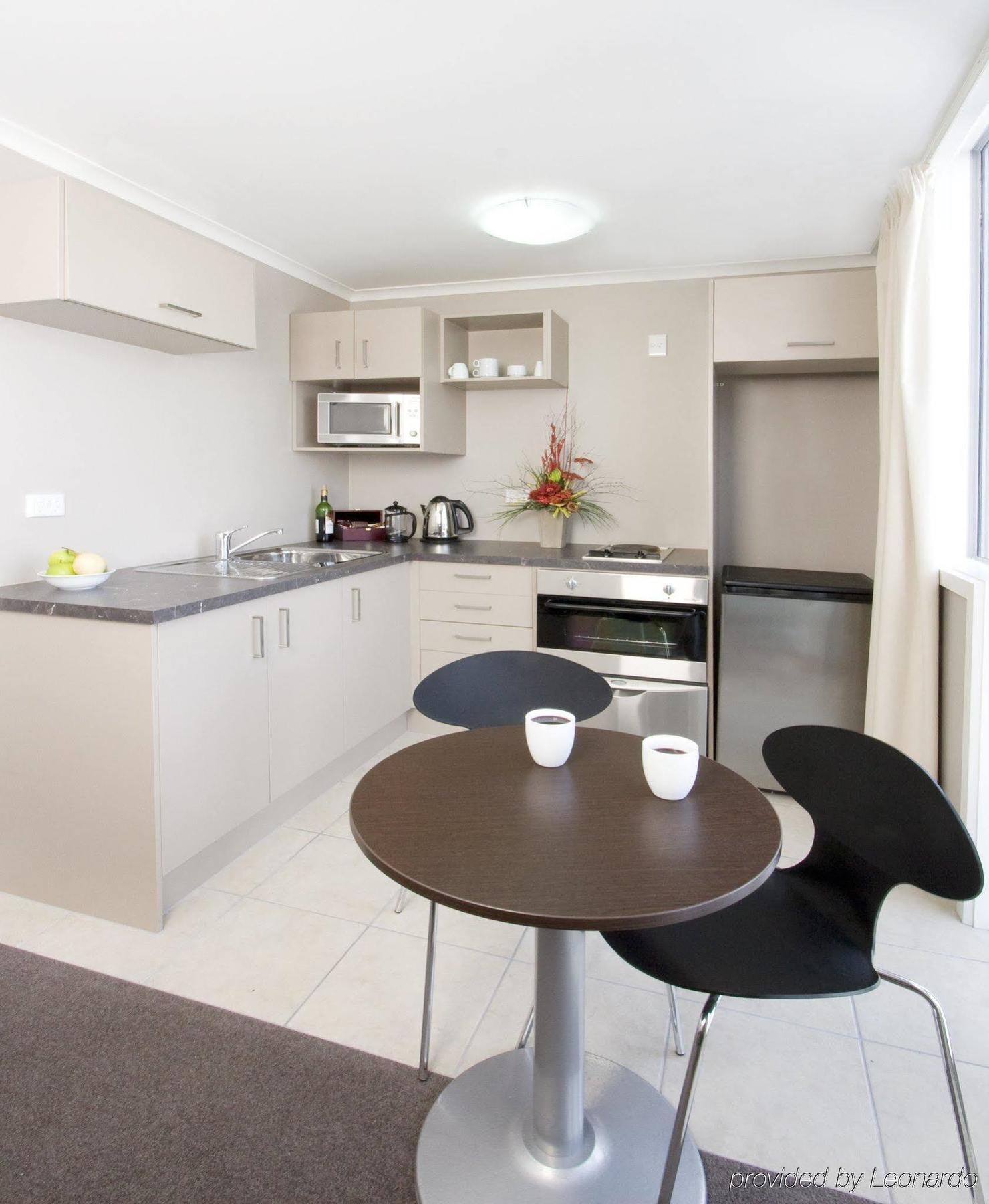 Quest On Ward Serviced Apartments Гамільтон Номер фото